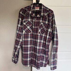 Wrangler | Men's Plaid Long Sleeve Button Down Shirt